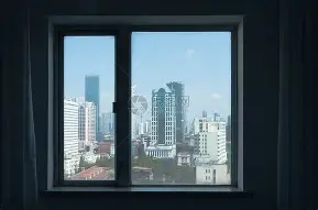 乐鱼体育app官网-窗口期尼斯调整名单以备西甲，内部沟通环节打磨，质疑声仍在，心理建设被强调